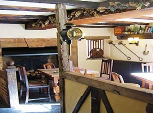 фото отеля The Half Moon Inn & Country Lodge Mudford