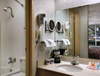 фото отеля Howard Johnson Clinton