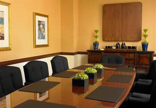 фото отеля Residence Inn Arlington Rosslyn