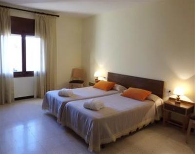 фото отеля Hostal Can Bassalis
