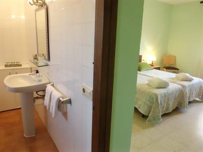 фото отеля Hostal Can Bassalis