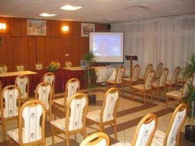 фото отеля Civis Hotel Phonix Tiszaujvaro