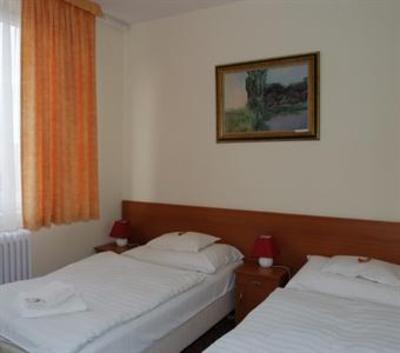 фото отеля Civis Hotel Phonix Tiszaujvaro