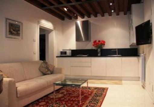 фото отеля Sarai Apartments