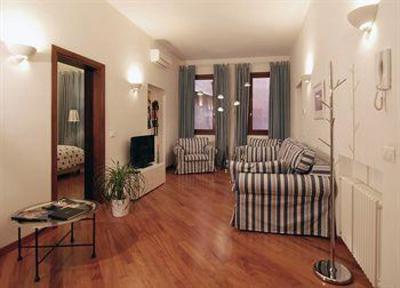 фото отеля Sarai Apartments