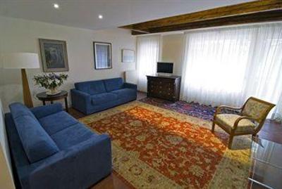 фото отеля Sarai Apartments