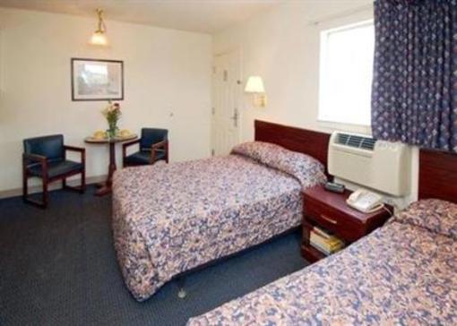 фото отеля Stay Inn & Suites - Stockbridge