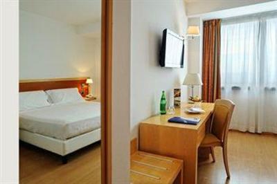 фото отеля Idea Hotel Roma Cinecitta