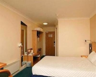 фото отеля Premier Inn Bathgate Livingston