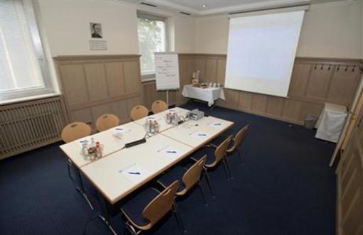 фото отеля Kongress-Hotel im Kolpinghaus St. Erhard