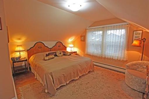 фото отеля Lavender House Bed & Breakfast New Westminster