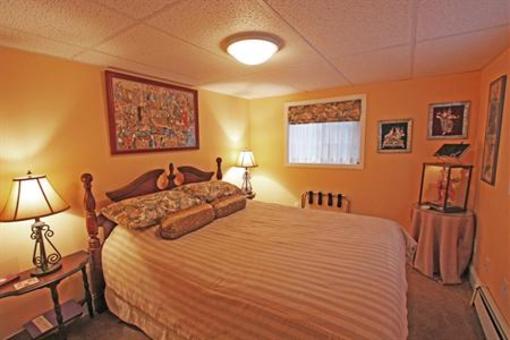 фото отеля Lavender House Bed & Breakfast New Westminster