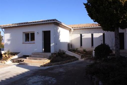 фото отеля Le Clos Des Princes Le Rouret
