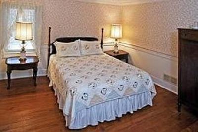 фото отеля Baladerry Inn