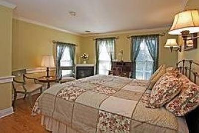 фото отеля Baladerry Inn