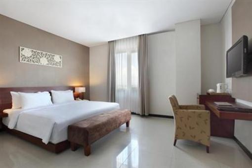 фото отеля Hotel Santika Bengkulu
