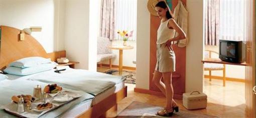 фото отеля Hotel Dermuth Portschach am Worthersee