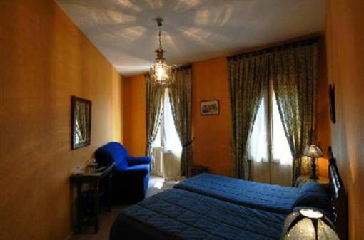 фото отеля Hostal Plaza Segovia