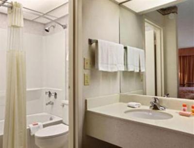 фото отеля Howard Johnson Inn Concord