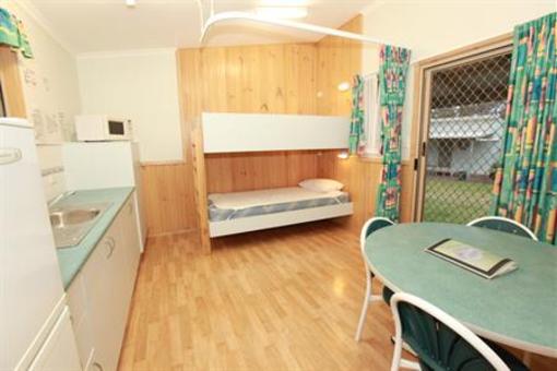 фото отеля Lakesea Park Cabins South Durras