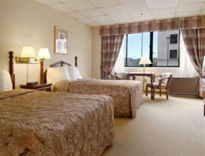 фото отеля Ramada Inn Convention Center Eau Claire
