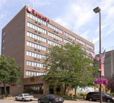 фото отеля Ramada Inn Convention Center Eau Claire