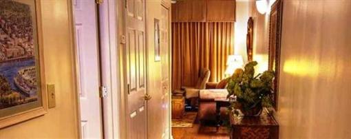 фото отеля Riverview Suites