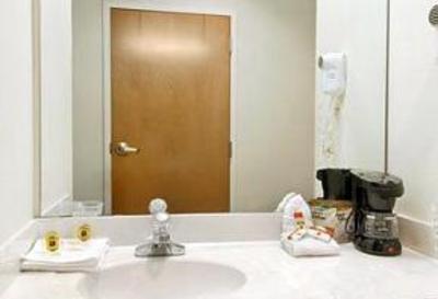 фото отеля Super 8 Smithfield