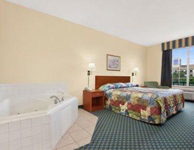 фото отеля Super 8 Smithfield