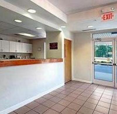 фото отеля Super 8 Smithfield