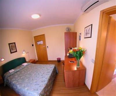 фото отеля Hotel Oliva Aviano