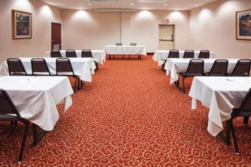 фото отеля Holiday Inn Express Hotel & Suites Nacogdoches