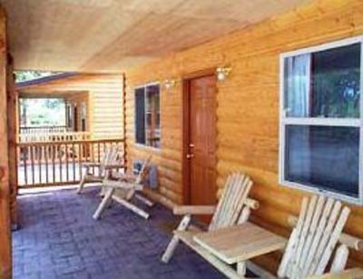 фото отеля Austin's Chuckwagon Lodge and General Store