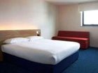 фото отеля Travelodge Chester Central Delamere Street