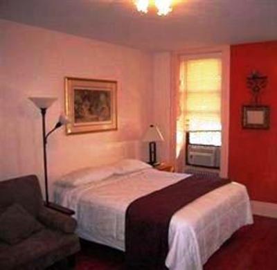 фото отеля Valentine Rentals at 180th Street