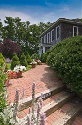 фото отеля Shorecrest Bed and Breakfast and Beach House