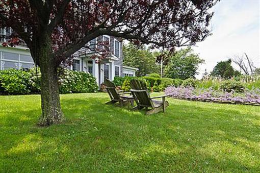 фото отеля Shorecrest Bed and Breakfast and Beach House