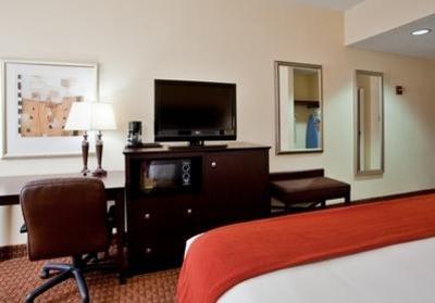 фото отеля Holiday Inn Express Covington
