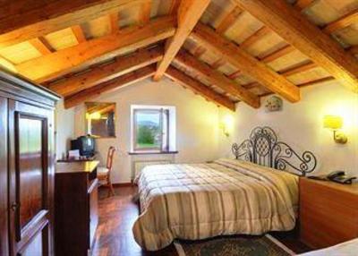 фото отеля Locanda Il Girasole Country House Camerano
