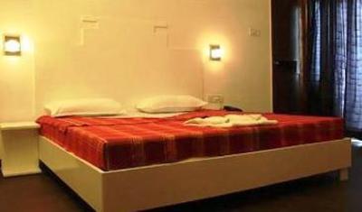 фото отеля Hotel Sarin Inn