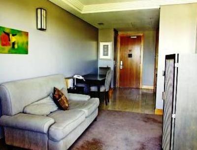 фото отеля Metro Suites Apartment Hotel