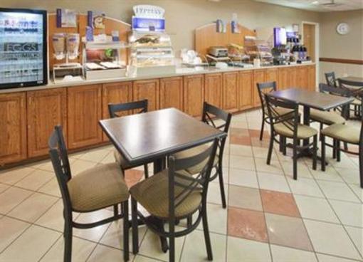 фото отеля Holiday Inn Express Laurinburg