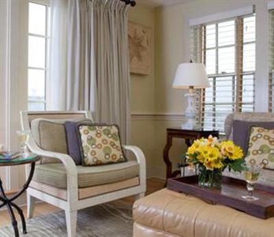 фото отеля Vineyard Square Hotel & Suites