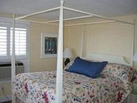 Vineyard Square Hotel & Suites