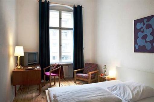 фото отеля Hotel Zu Hause Berlin