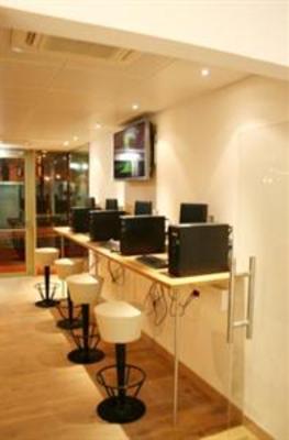 фото отеля St Christopher's Paris Hostel