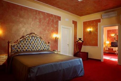 фото отеля Semiramide Palace Hotel