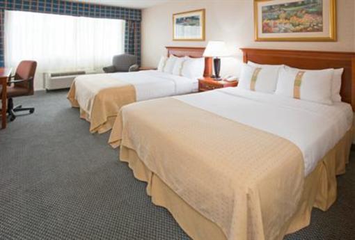 фото отеля Holiday Inn Marquette