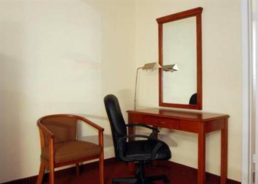 фото отеля Quality Inn Airport Tempe