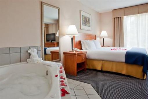 фото отеля Holiday Inn Express Hotel & Suites Brandermill Midlothian (Virginia)